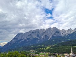 Pfarrwerfen Tennengebirge mit Burg Hohenwerfen